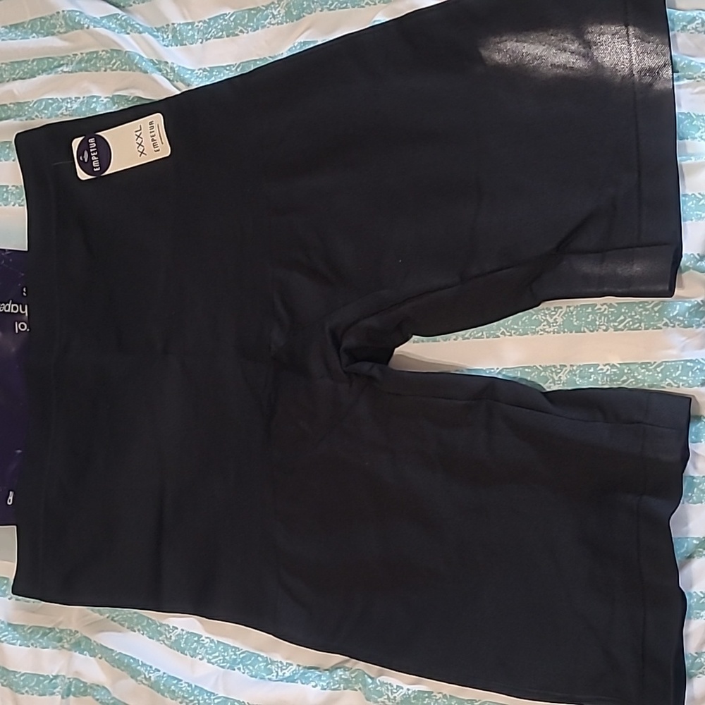 Empetua high-waisted shaper bike shorts.   Size xxxl Black
